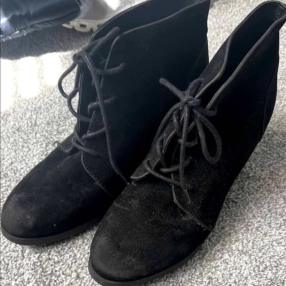 Madden  Girl Black Women's Ankle Boots-faux suede